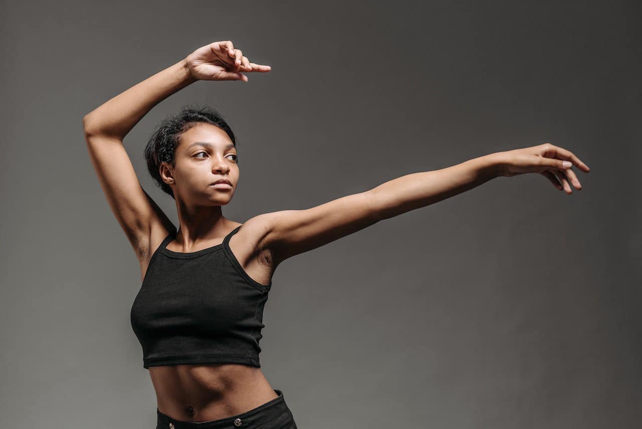 Why Does My Sports Bra Roll Up? TheBetterFit